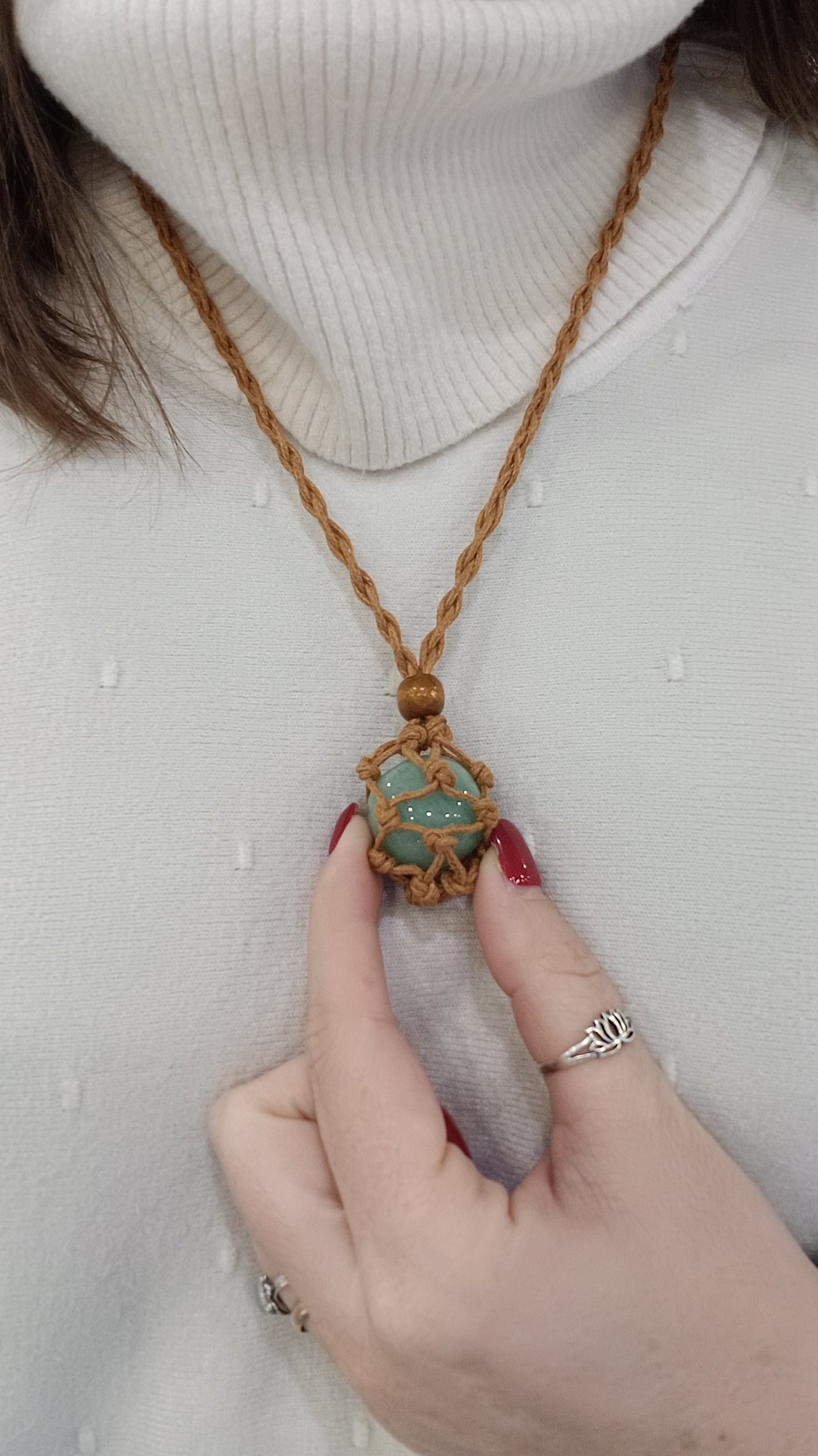 Adjustable Macramé String for Crystals