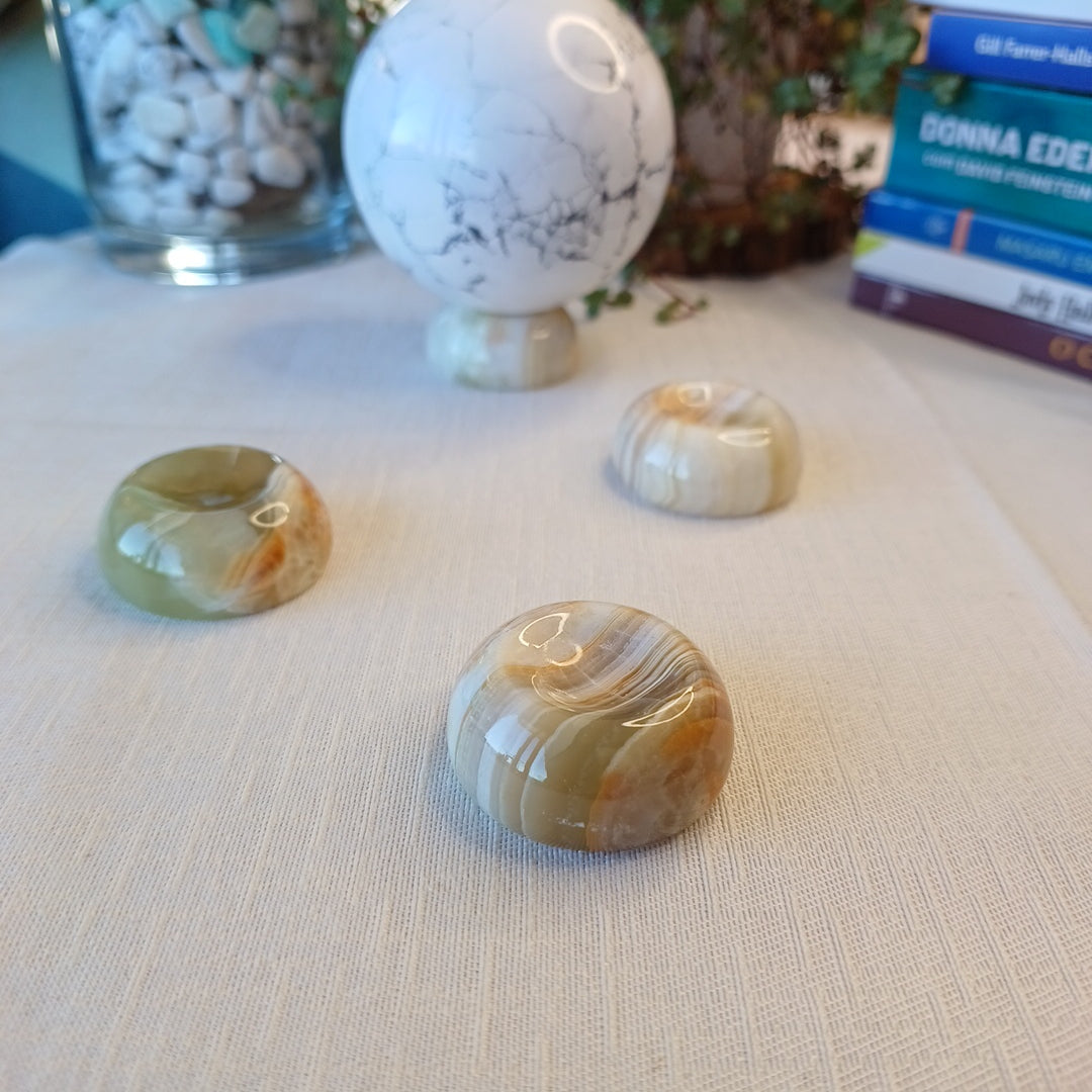 Support for Balls in Green Onyx