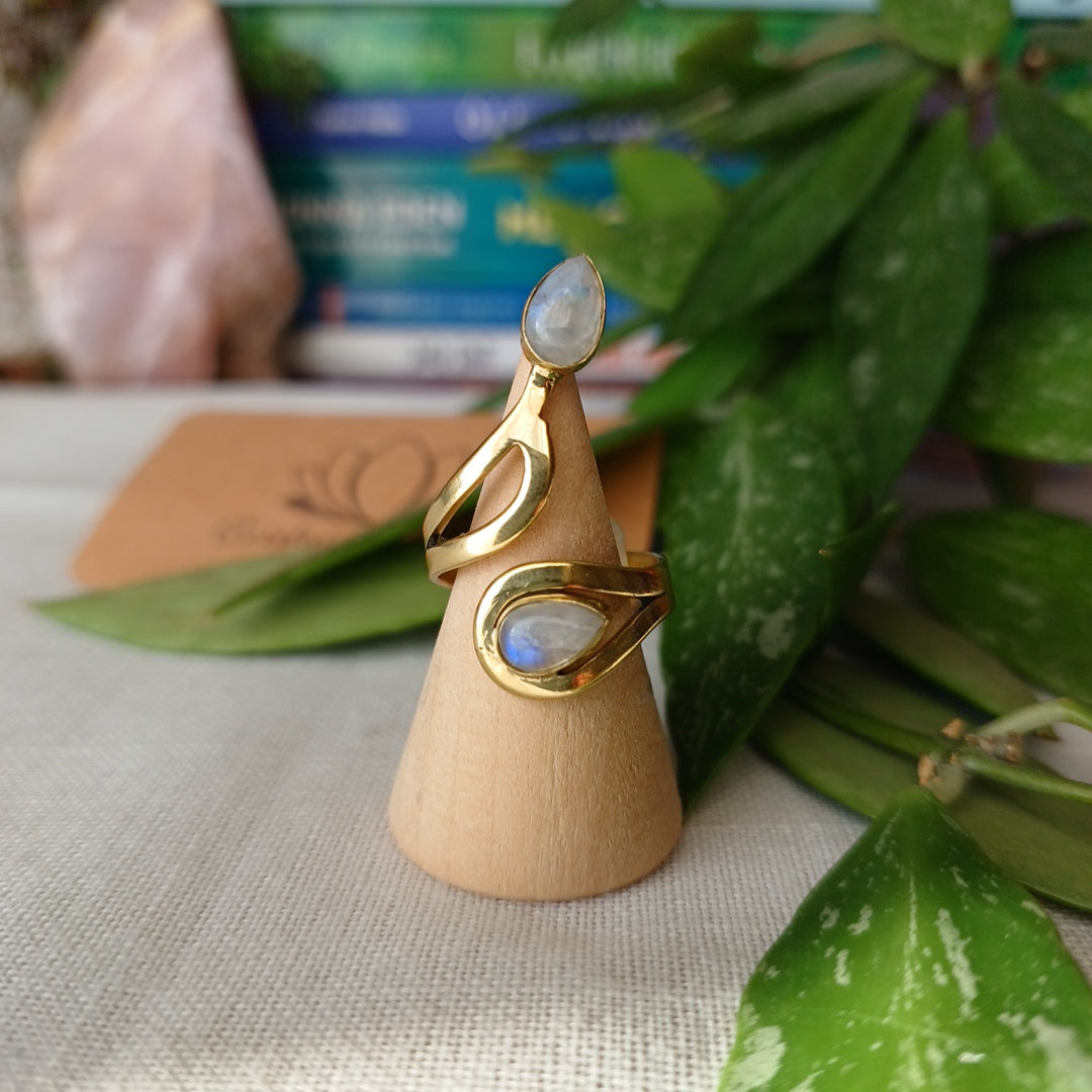 Adjustable bronze ring with 2 Moonstones
