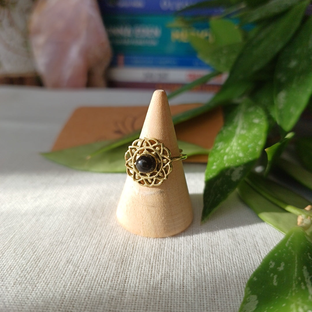 Adjustable ring in bronze Mandala with Onyx