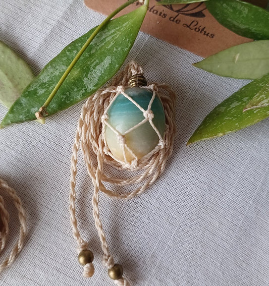 BeachWaves - Handmade Macramé Necklace with Amazonite 