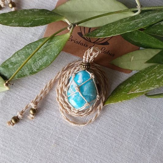 BeachWaves - Handmade Macramé Necklace with Blue Aragonite 