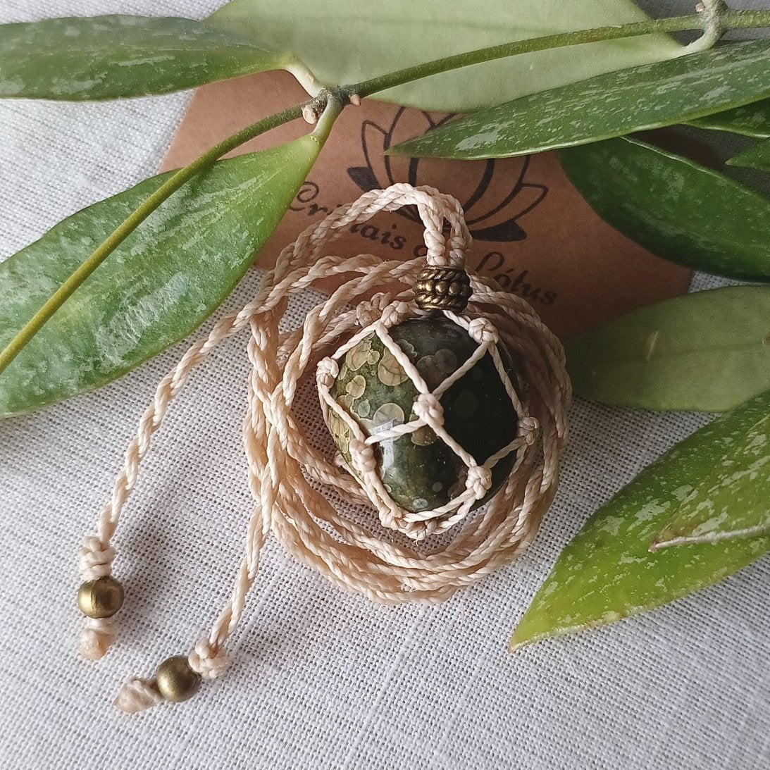 BeachWaves - Handmade Macramé Necklace with Rhyolite 