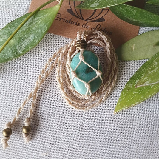 BeachWaves - Handmade Macramé Necklace with Chrysocolla 